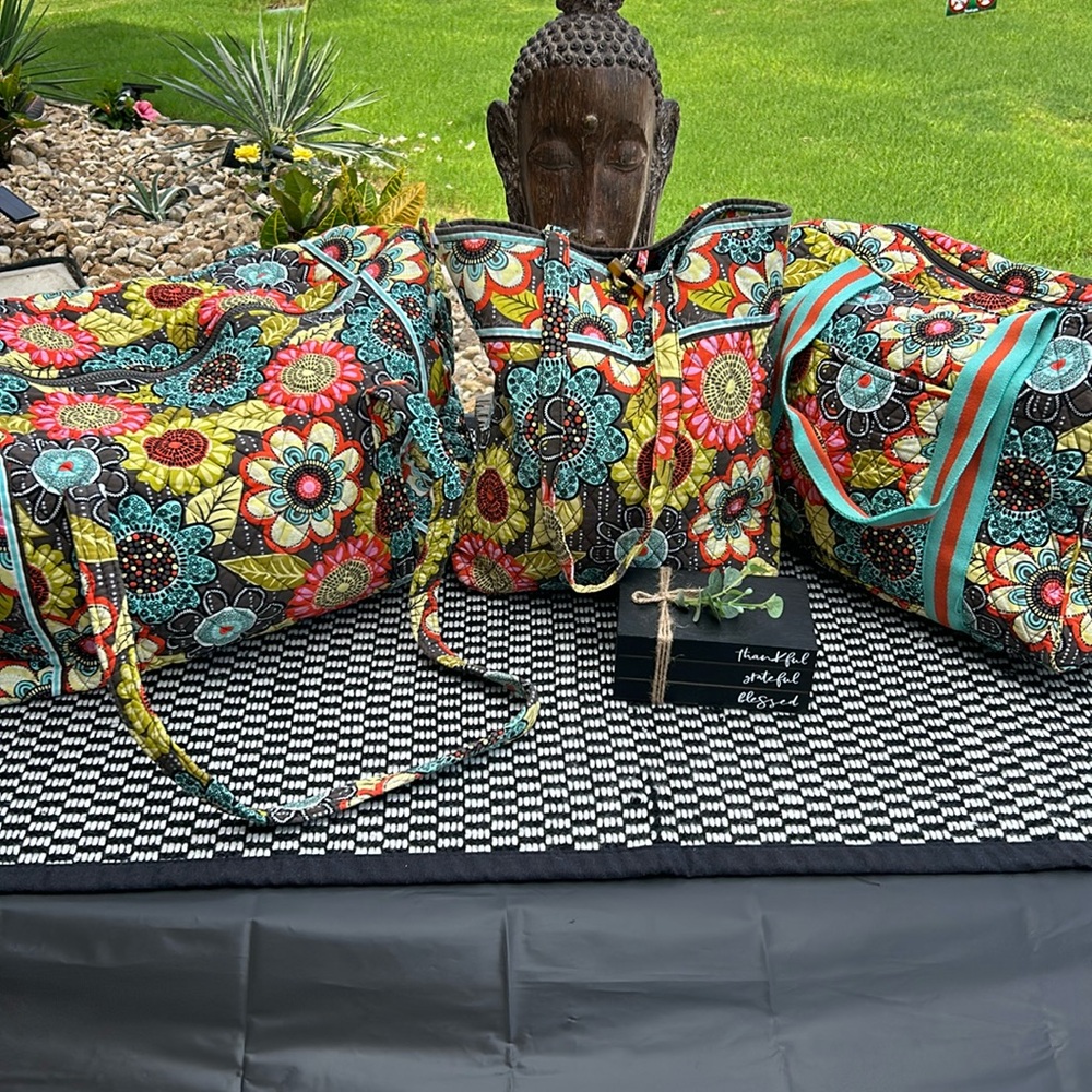 Vera Bradley 3 piece travel: Flower Shower
Summer 2014